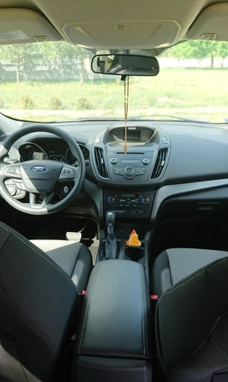 Ford Escape cena 68000 przebieg: 66000, rok produkcji 2017 z Skaryszew małe 56
